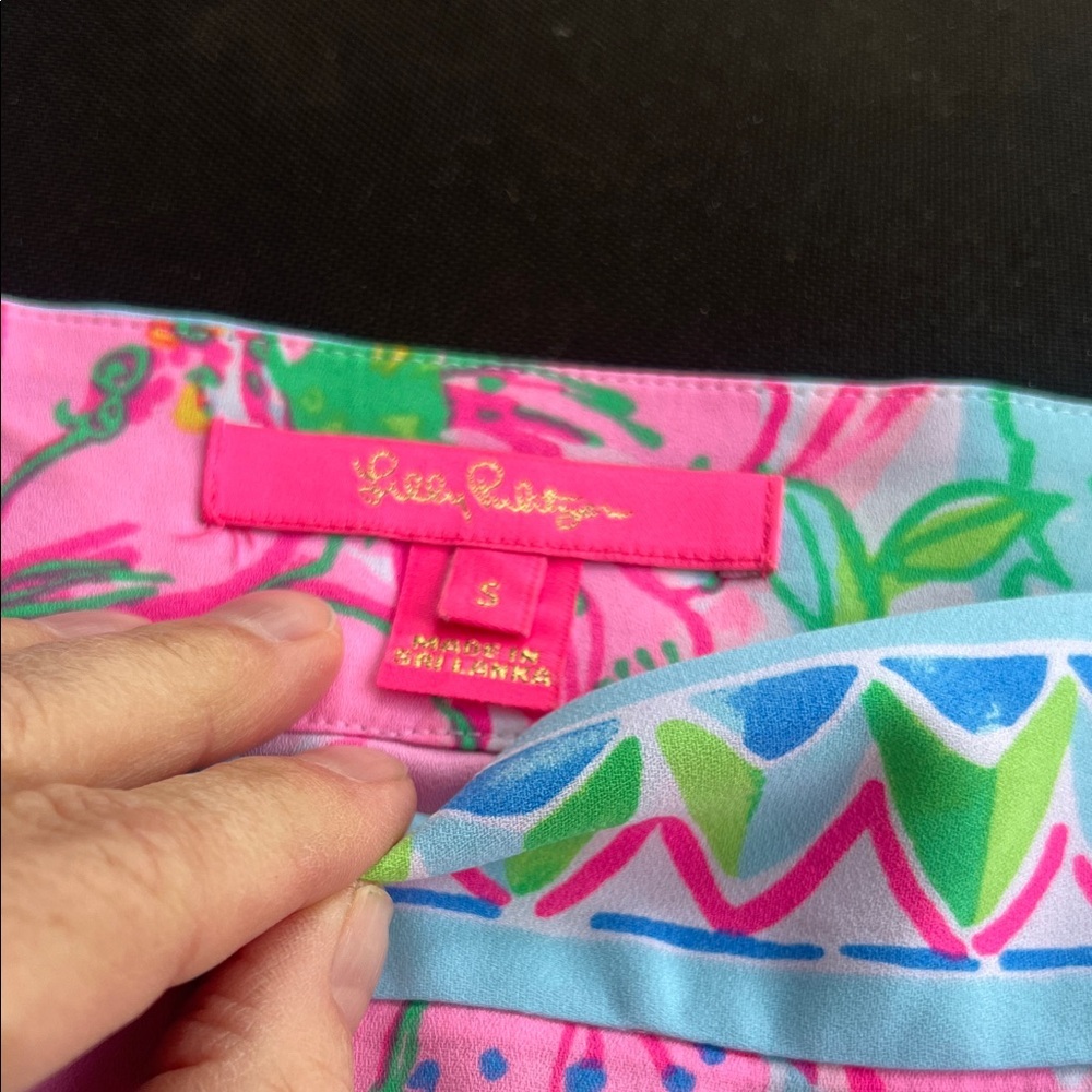 Vibrant Lilly Pulitzer Floral Patterned Fabric Sm… - image 4